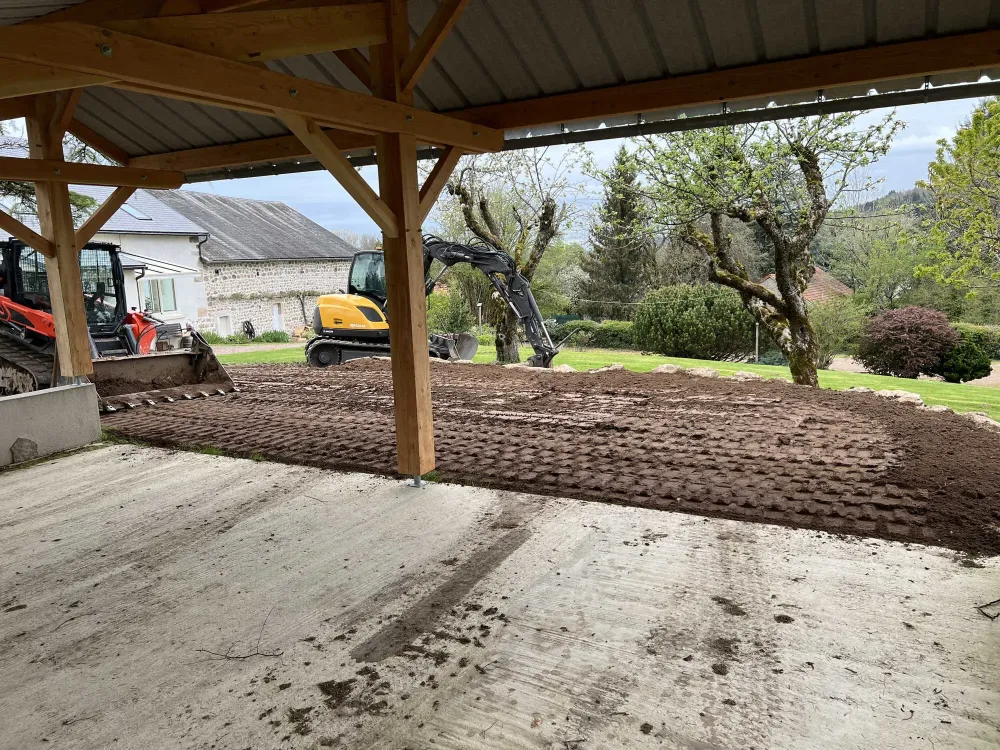 Travaux de terrassement à Dun-les-Places